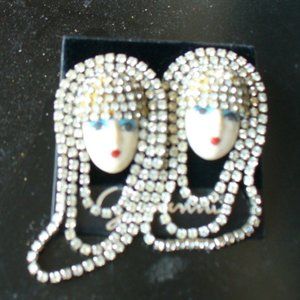 Cleopatra earrings for periced ears